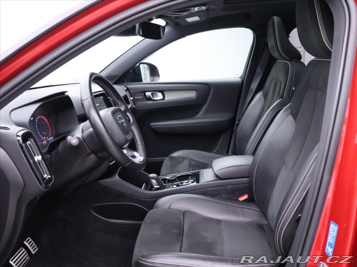 Volvo XC40 2,0 182KW R-DESIGN Kamera 2018