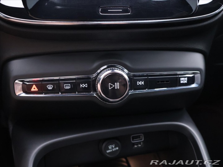 Volvo XC40 2,0 182KW R-DESIGN Kamera 2018