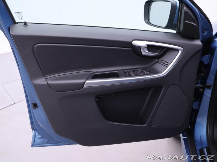 Volvo XC60 2,0 D4 110kW Aut. Momentu 2015
