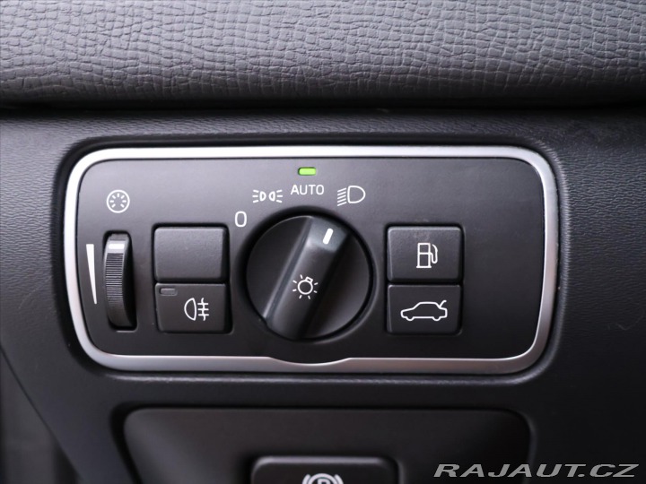 Volvo XC60 2,0 D4 110kW Aut. Momentu 2015