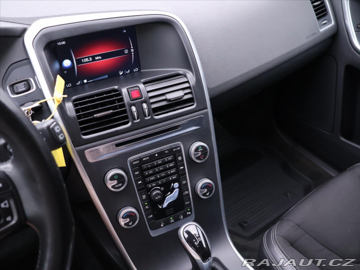 Volvo XC60 2,0 D4 110kW Aut. Momentu 2015