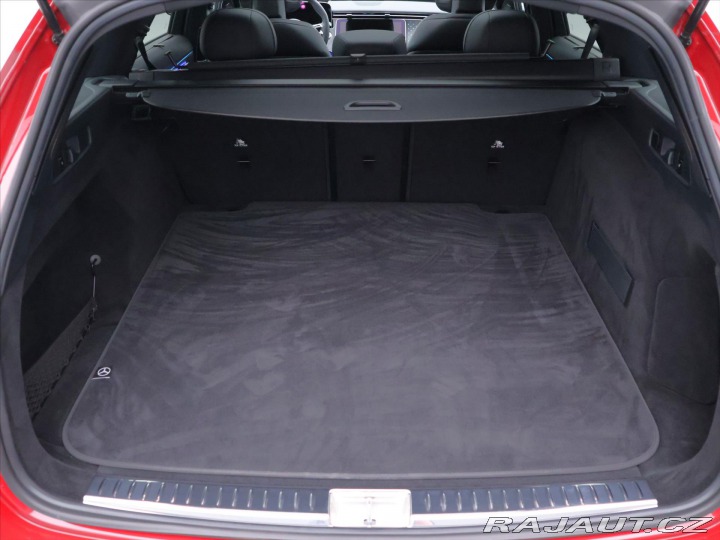 Mercedes-Benz E 2,0 220d 4MATIC AMG Premu 2025