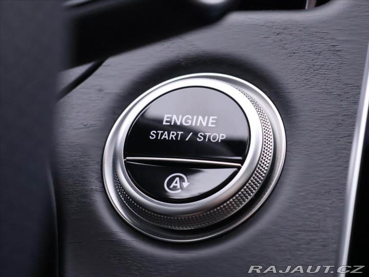 Mercedes-Benz E 2,0 220d 4MATIC AMG Premu 2025