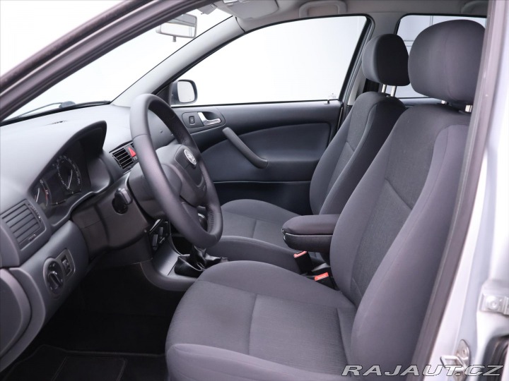 Škoda Octavia 1,6 75kw Tour 2010