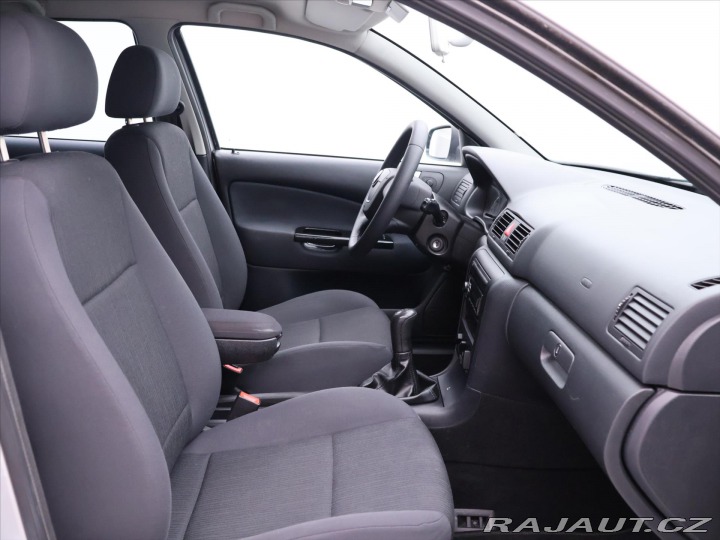 Škoda Octavia 1,6 75kw Tour 2010