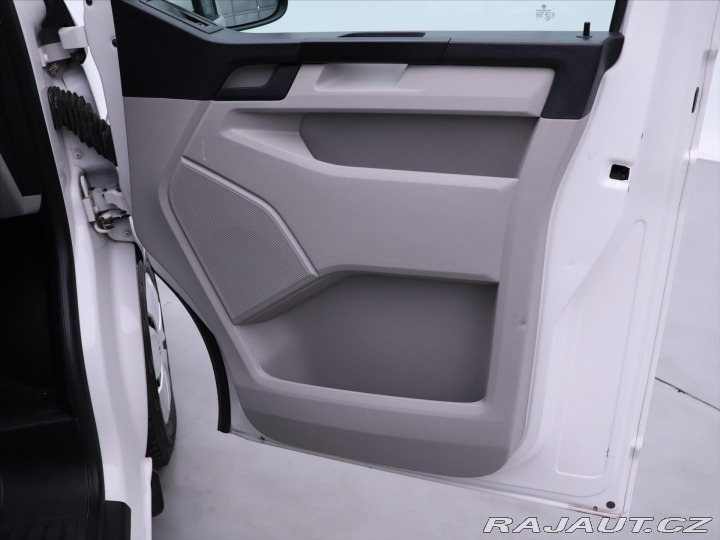 Volkswagen Caravelle 2,0 TDI 110kW 9-Míst ACC 2015