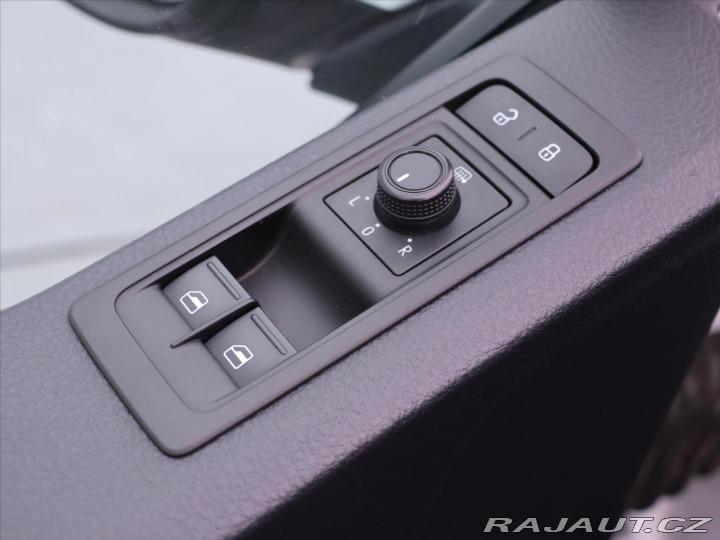 Volkswagen Caravelle 2,0 TDI 110kW 9-Míst ACC 2015