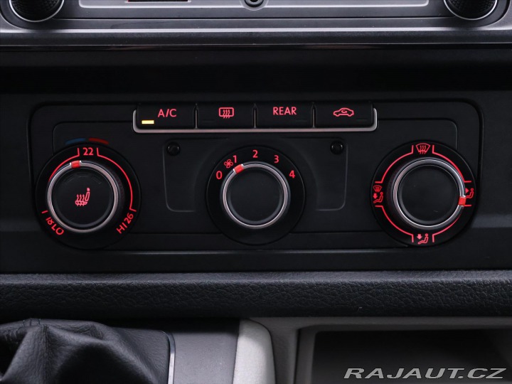 Volkswagen Caravelle 2,0 TDI 110kW 9-Míst ACC 2015