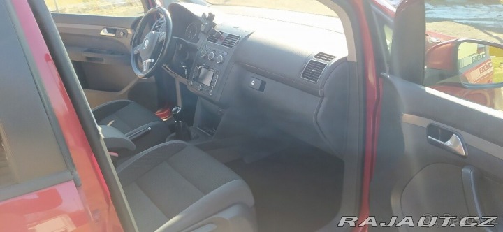 Volkswagen Touran 2,0 TDI DPF COMFORTLINE 2013