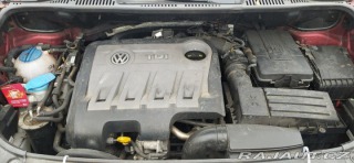 Volkswagen Touran 2,0 TDI DPF COMFORTLINE 2013