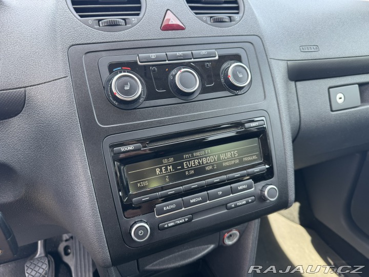 Volkswagen Caddy 1,6 TDI 75 KW 2X KOLA 2015