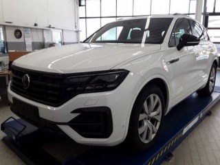 Volkswagen Touareg R-Line 4Motion 3.0 TDI 21
