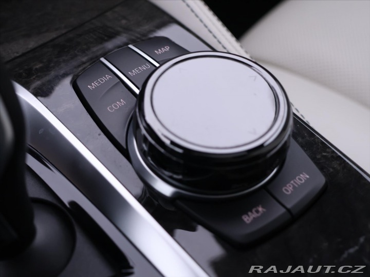 BMW 5 4,4 550i 390kW xDrive DPH 2020