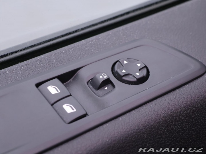Peugeot Traveller 2,0 HDi 106kW CZ L2 8-Mís 2022