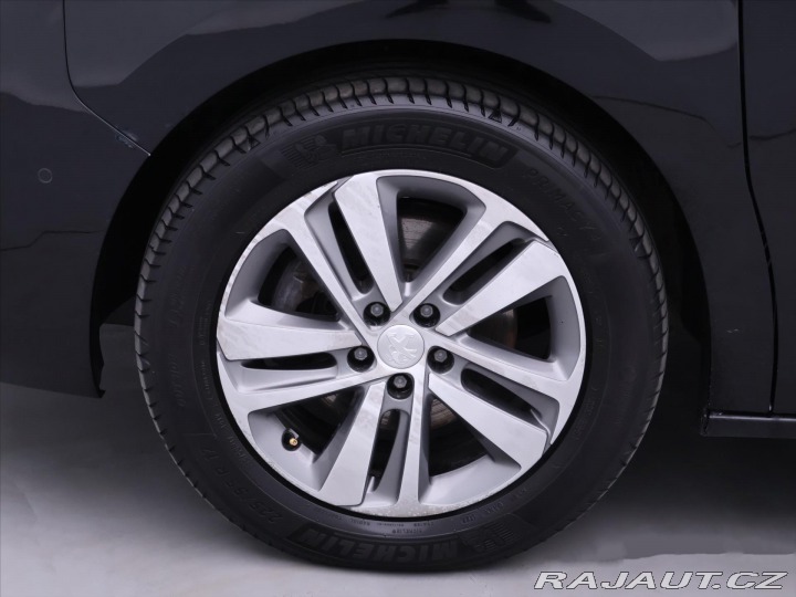 Peugeot Traveller 2,0 HDi 106kW CZ L2 8-Mís 2022