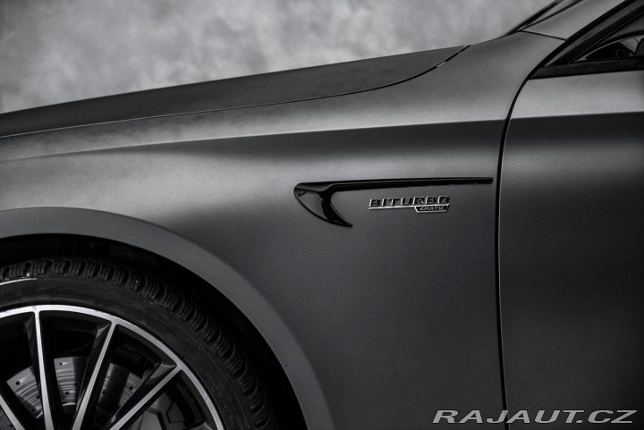 Mercedes-Benz E 4M Designo Burmester 1800