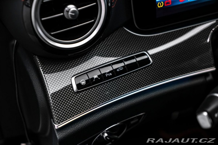 Mercedes-Benz E 4M Designo Burmester 1800