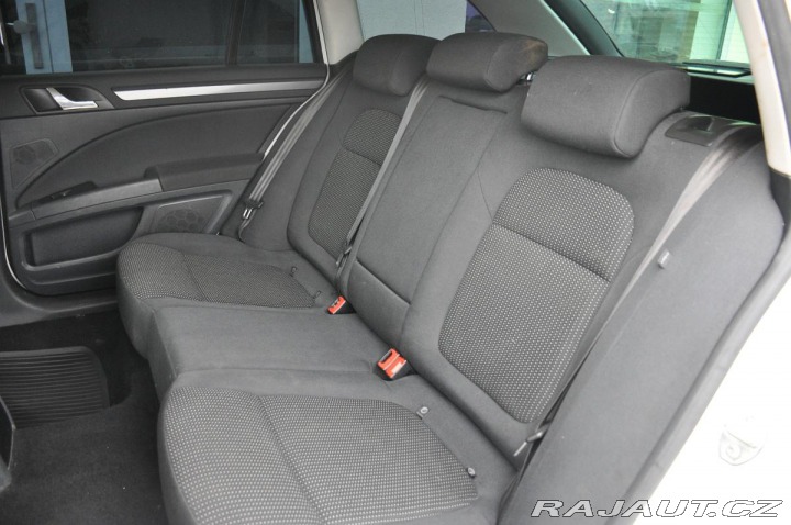 Škoda Superb 1.6TDi NAVIGACE TAŽNÉ 2012
