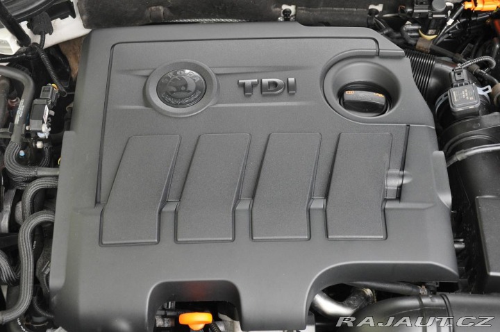 Škoda Superb 1.6TDi NAVIGACE TAŽNÉ 2012