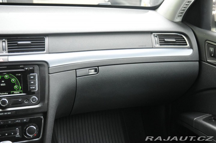 Škoda Superb 1.6TDi NAVIGACE TAŽNÉ 2012