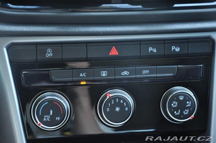 Volkswagen T-Roc 2.0TDi LIFE DSG LED CARPL 2022