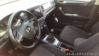 Volkswagen T-Roc 1,5 TSi 110kW NAVI VŮZ PŘ 2020