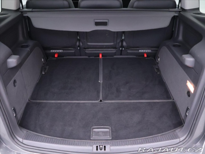 Volkswagen Touran 2,0 TDI 103kW Highline 7- 2010