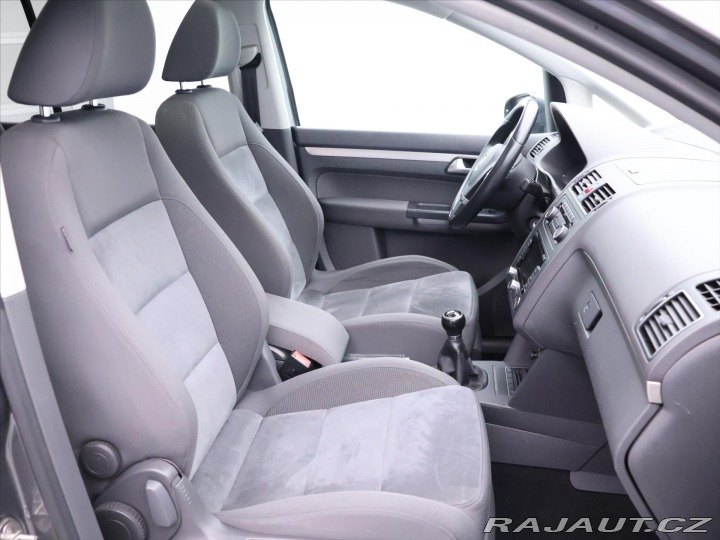 Volkswagen Touran 2,0 TDI 103kW Highline 7- 2010