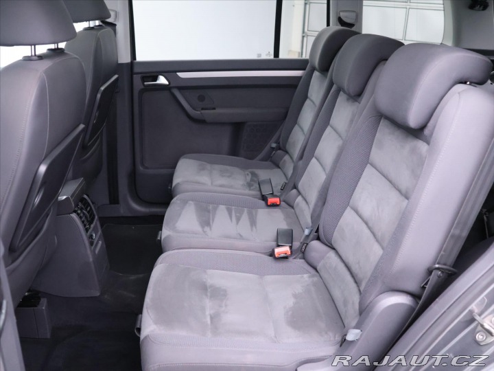 Volkswagen Touran 2,0 TDI 103kW Highline 7- 2010