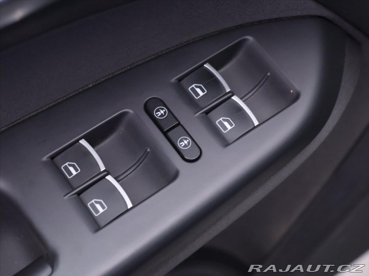 Volkswagen Touran 2,0 TDI 103kW Highline 7- 2010