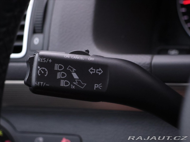 Volkswagen Touran 2,0 TDI 103kW Highline 7- 2010