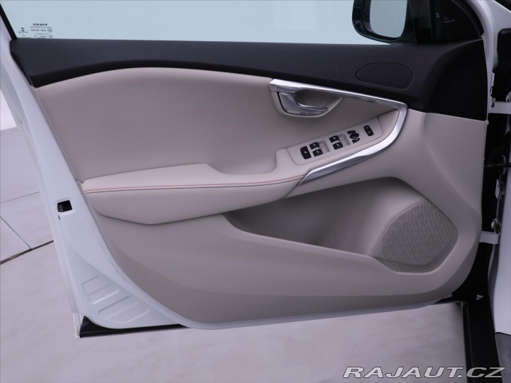 Volvo V40 2,0 D3 110kW Aut. Ocean R 2016