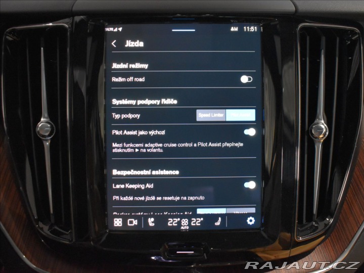 Volvo XC60 2,0 B4 AWD PLUS, Pano,BLI 2024