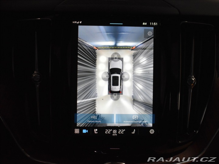Volvo XC60 2,0 B4 AWD PLUS, Pano,BLI 2024