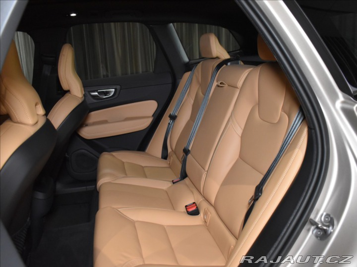 Volvo XC60 2,0 B4 AWD PLUS, Pano,BLI 2024