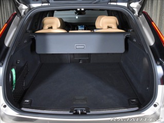Volvo XC60 2,0 B4 AWD PLUS, Pano,BLI 2024