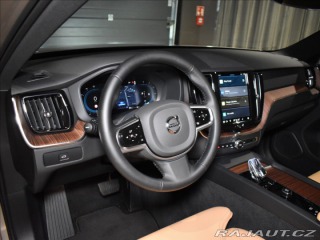 Volvo XC60 2,0 B4 AWD PLUS, Pano,BLI 2024