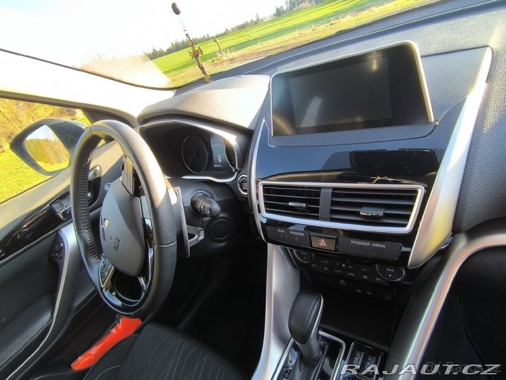 Mitsubishi Eclipse Cross 1,5 + příčníky a tažné 2019