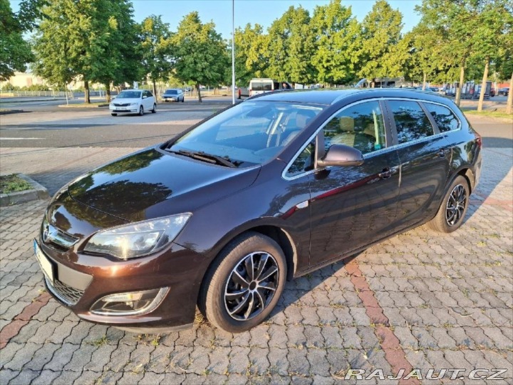 Opel Astra 1,6 J Sportstourer 1,6i 2014