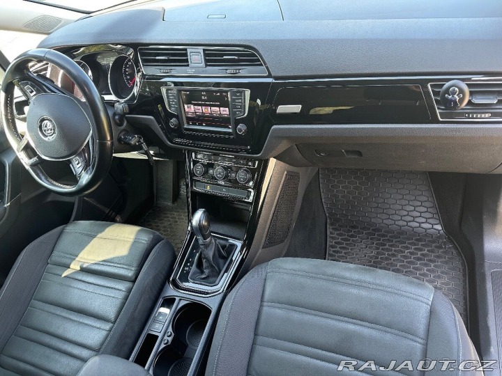 Volkswagen Touran 2,0   TDI / 11O KW, DSG, 2015