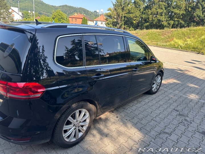 Volkswagen Touran 2,0   TDI / 11O KW, DSG, 2015