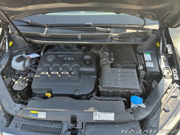 Volkswagen Touran 2,0   TDI / 11O KW, DSG, 2015