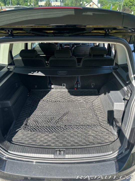 Volkswagen Touran 2,0   TDI / 11O KW, DSG, 2015