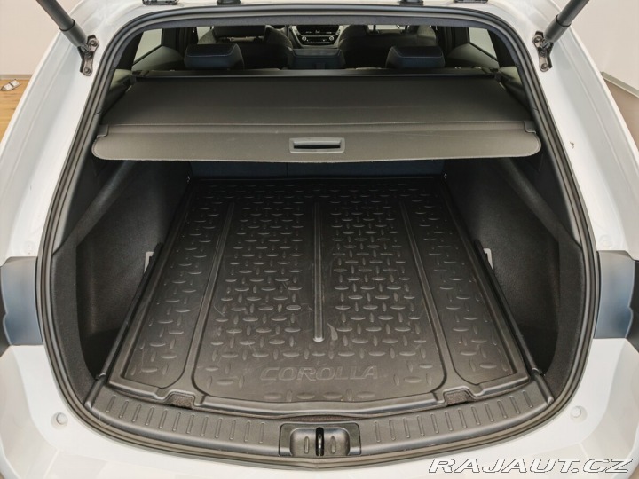 Toyota Corolla 1.8 Hybrid e-CVT Style To 2024