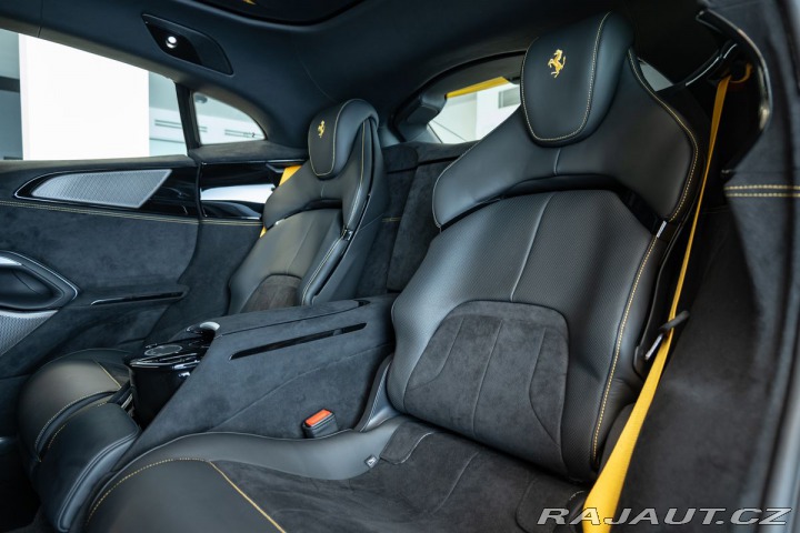 Ferrari Purosangue V12/SoftClose/Pano/Karbon 1800