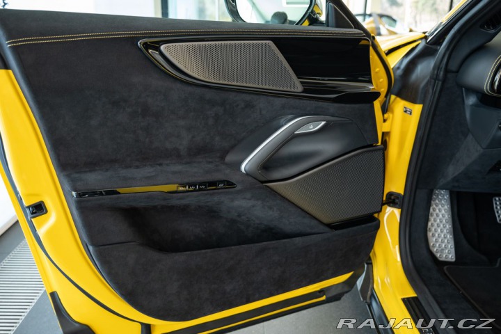 Ferrari Purosangue SoftClose/Pano/Karbon 2025