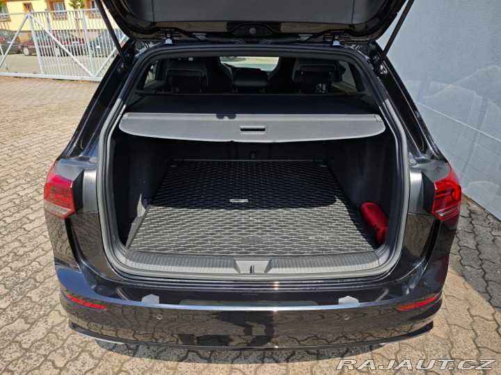 Volkswagen Golf Variant 2.0 TDi R-Line 11 2023