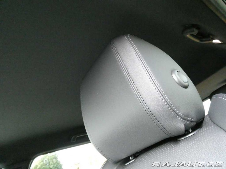 Land Rover Discovery Sport 1,5 Dynamic SE P270e 2026