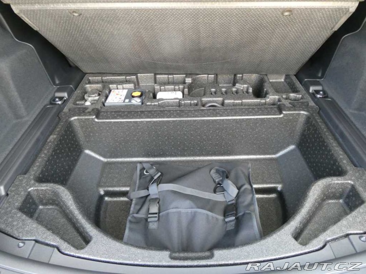 Land Rover Discovery Sport 1,5 Dynamic SE P270e 2026