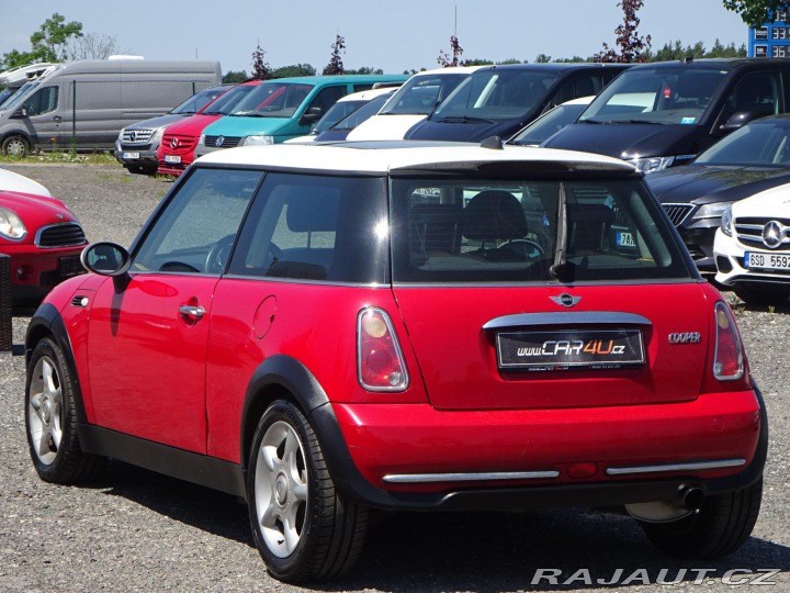 Mini Cooper 1.6 85kW KŮŽE PANORAMA 2005